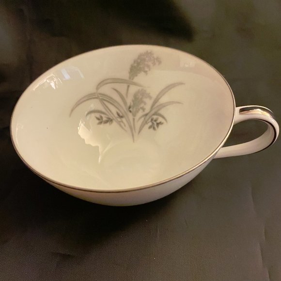 Set of 2 ~ Vintage Wentworth China Wheat Tea Coffee Cup #7514 - Picture 2 of 6